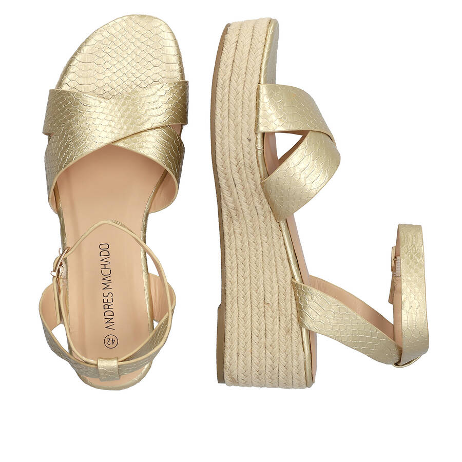 Gold sandals in soft coco material and jude wedge 