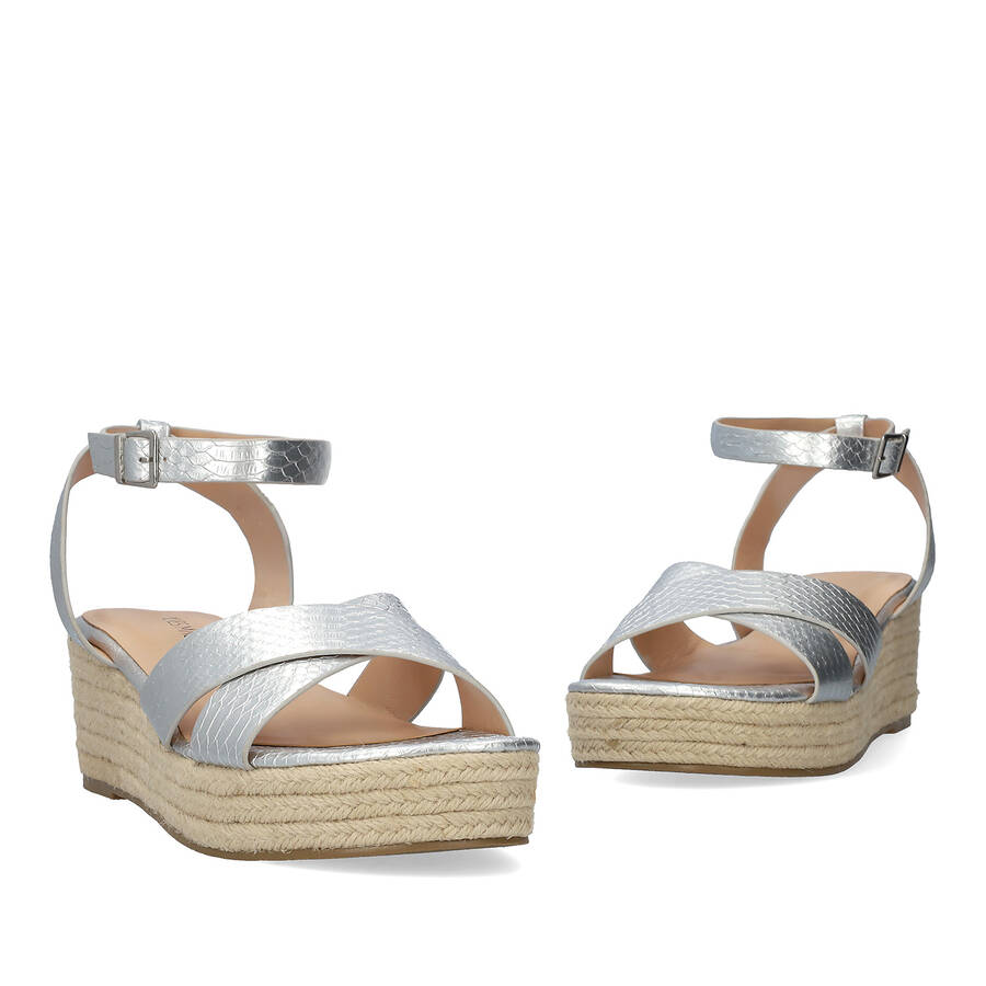 Silver sandals in soft coco material and jude wedge 