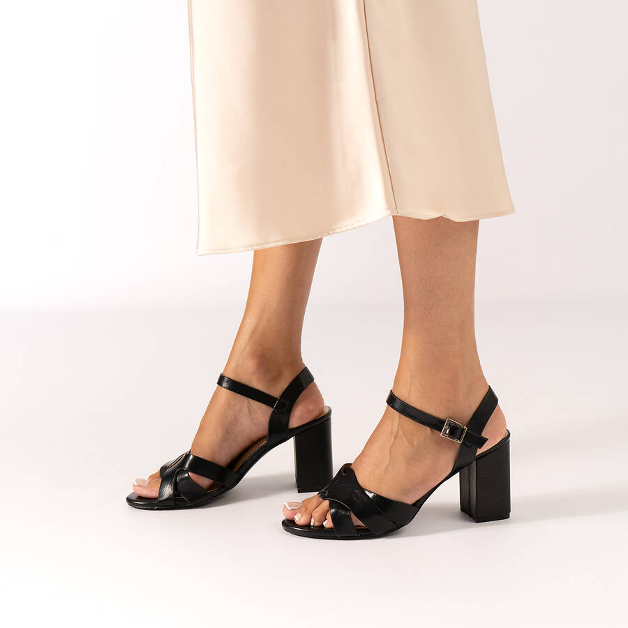 Square heeled soft black colour sandal 