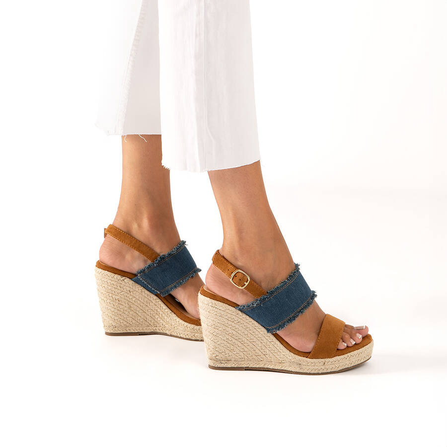 Suede brown sandal with jute wedge 