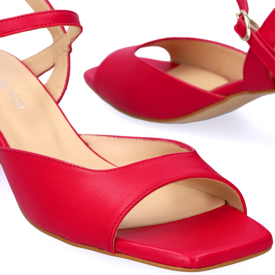 Sandalette mit Absatz aus Leder Fuchsia 