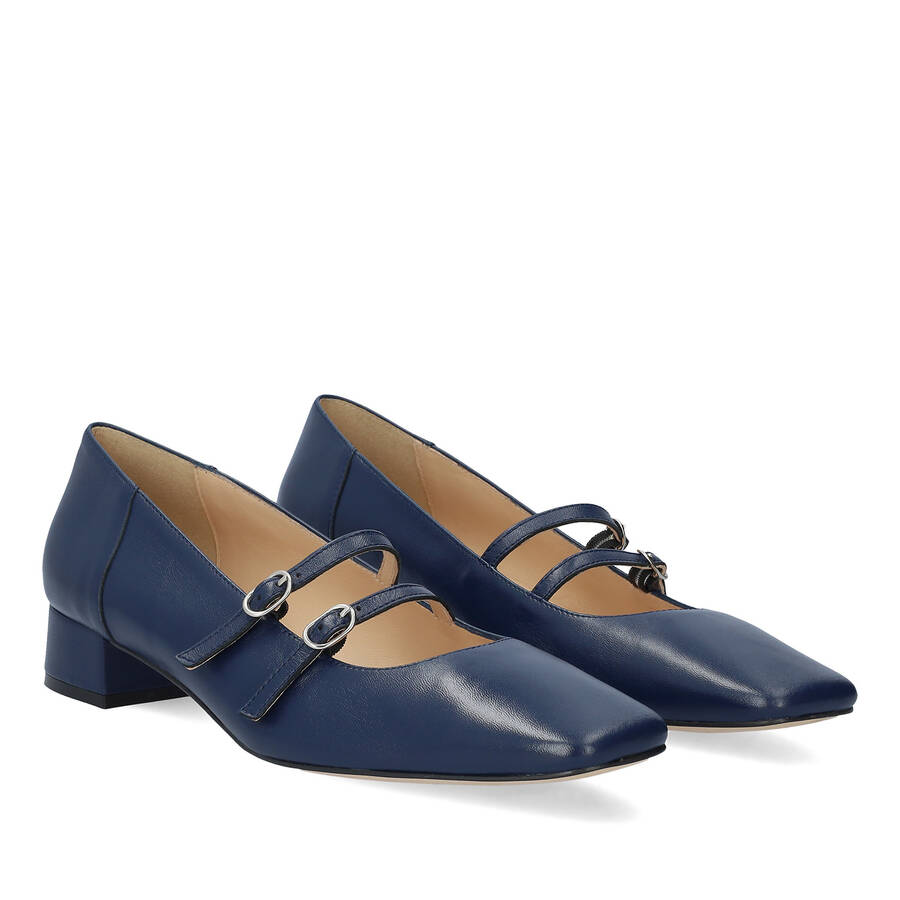 Heeled leather shoes in navy colour. 