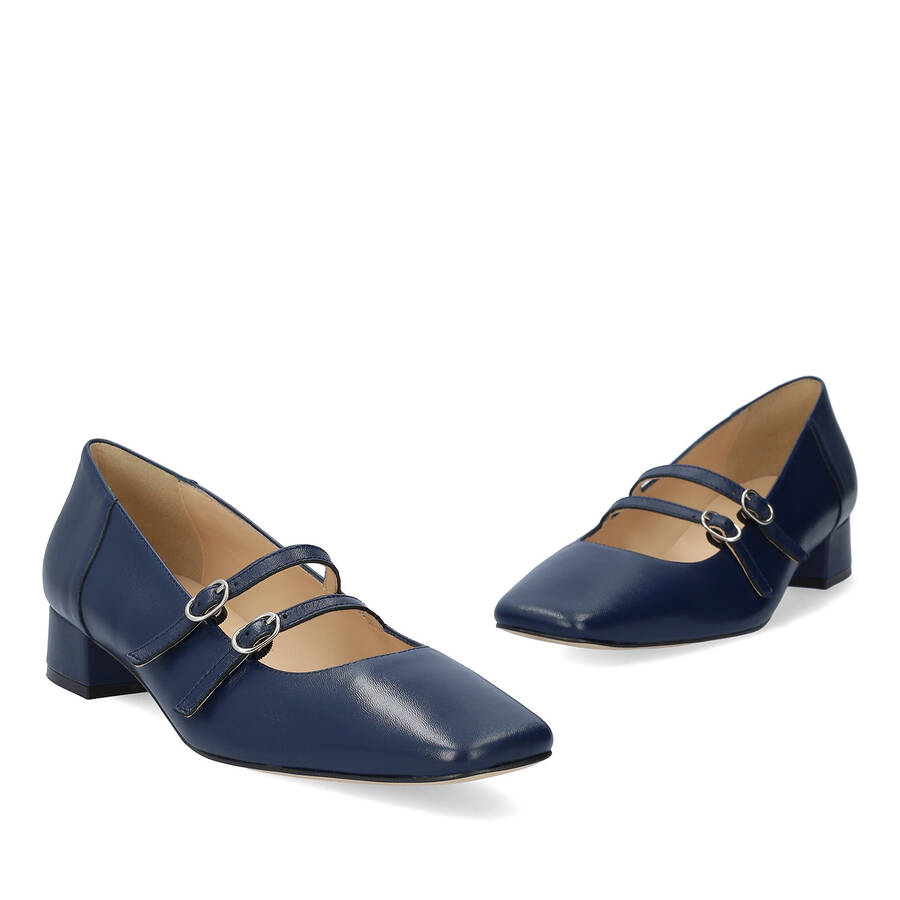 Heeled leather shoes in navy colour. 