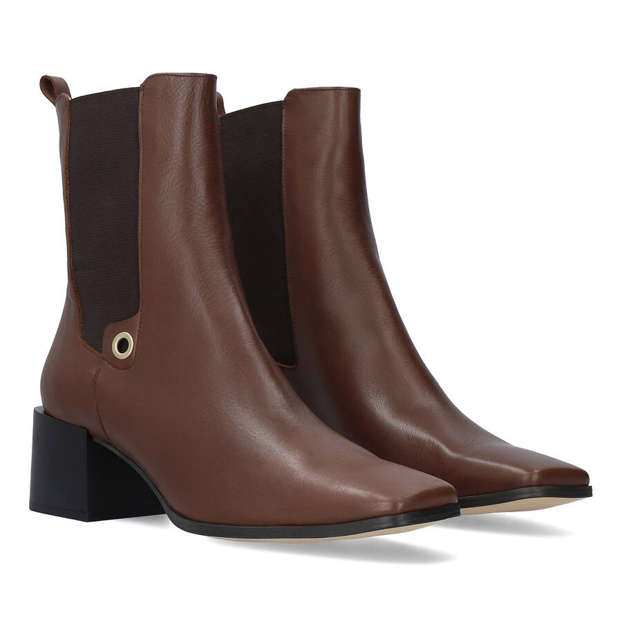 Chelsea Booties in Brown Leather 