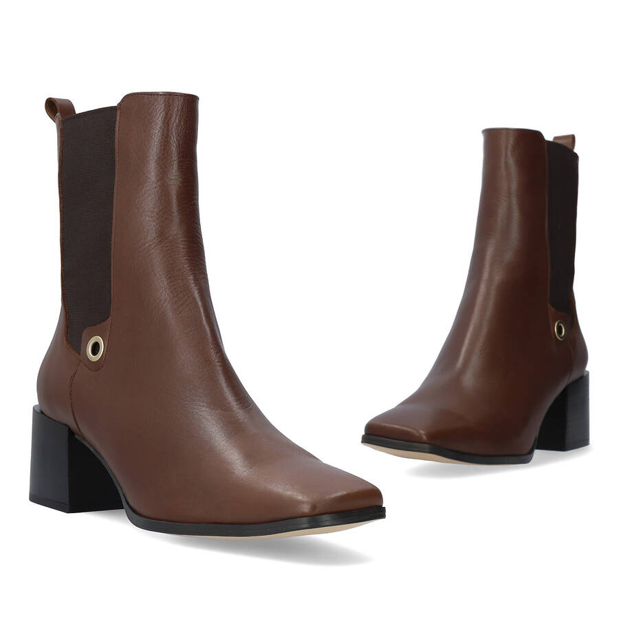 Chelsea Booties in Brown Leather 