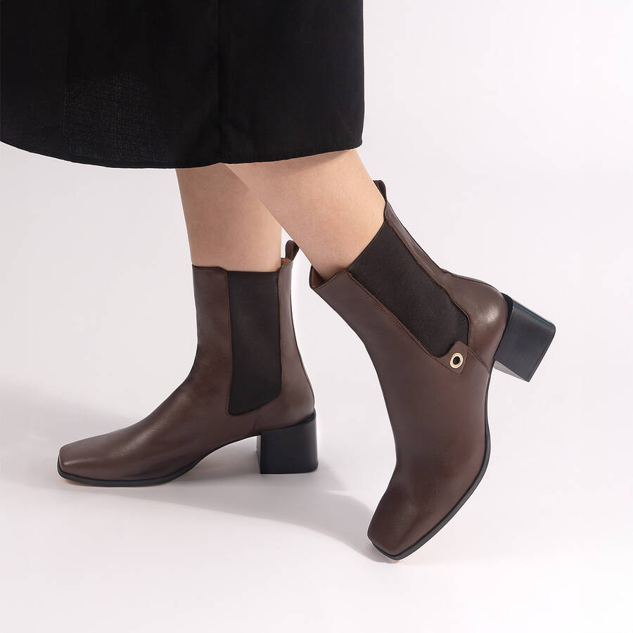 Chelsea Booties in Brown Leather 