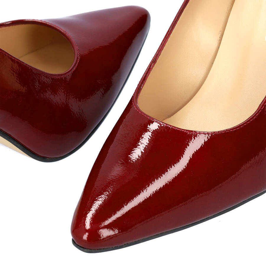 Burgundy patent leather stiletto 