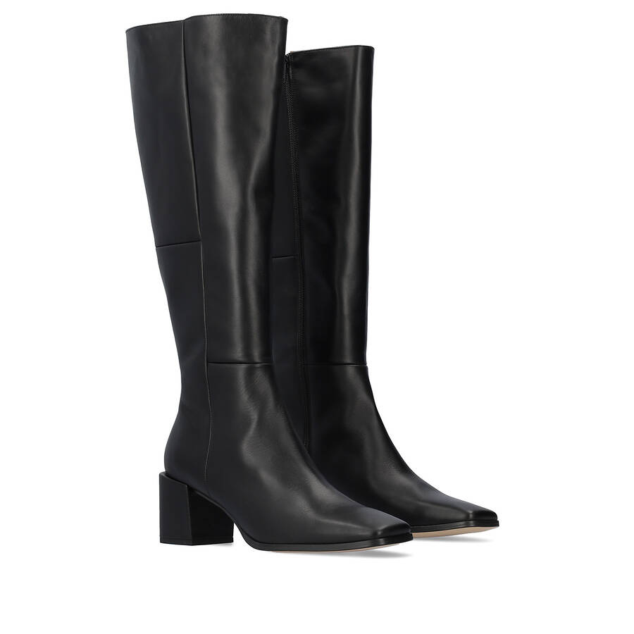 Knee-high black leather boots 