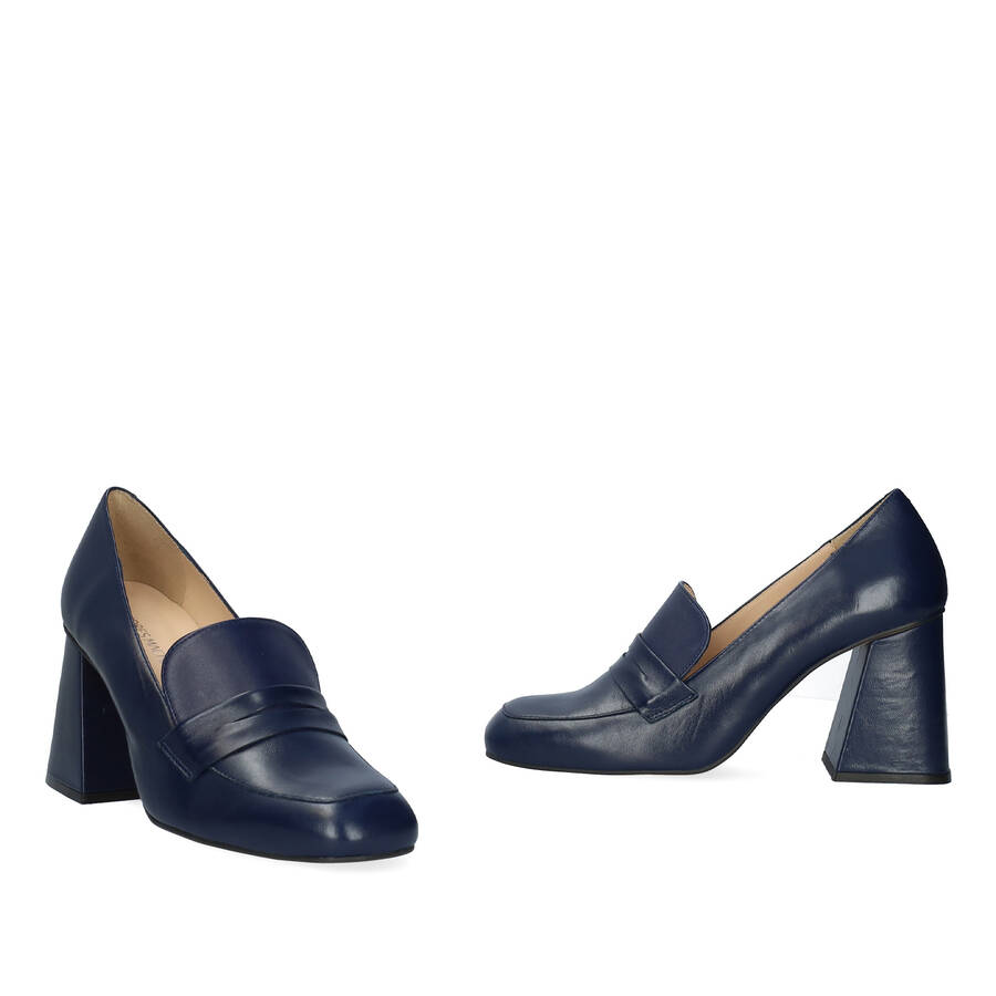 Heeled loafers in navy leather 