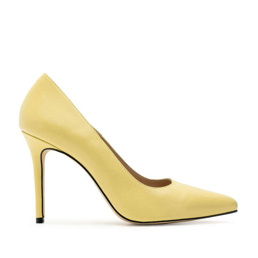 Heeled Shoes in Yellow Leather 