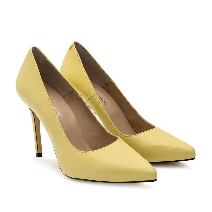 Heeled Shoes in Yellow Leather 