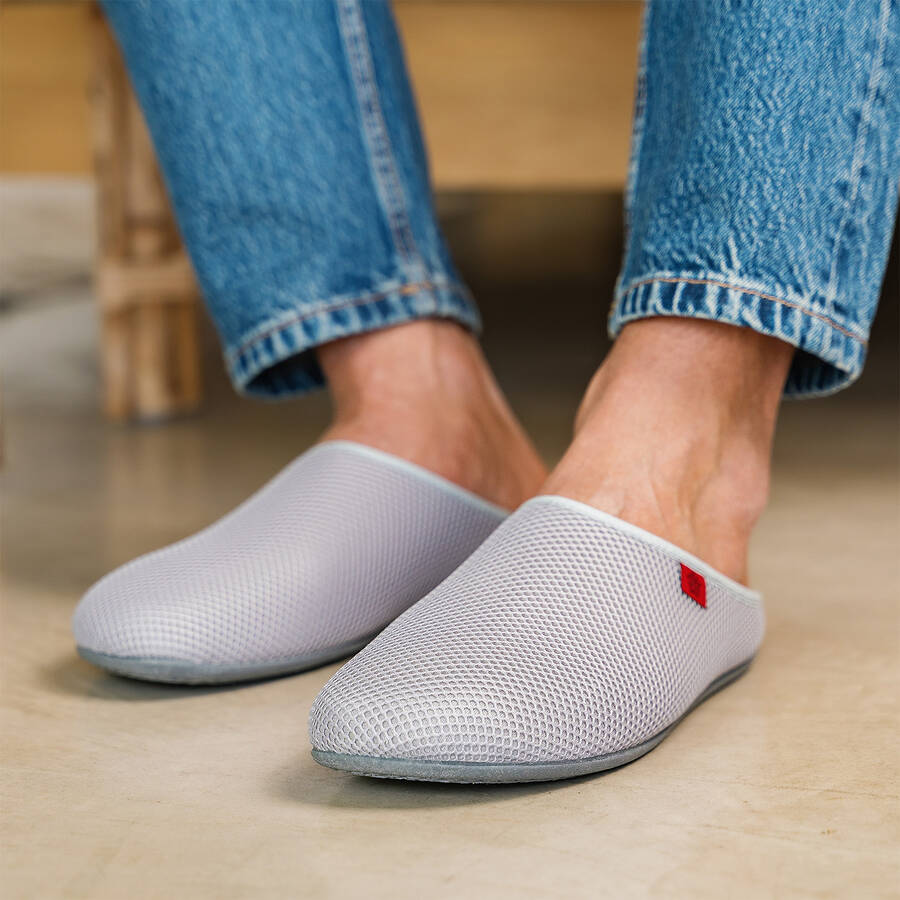 Spring/ Summer Unisex Slippers in Gray mesh with Gray outsole 