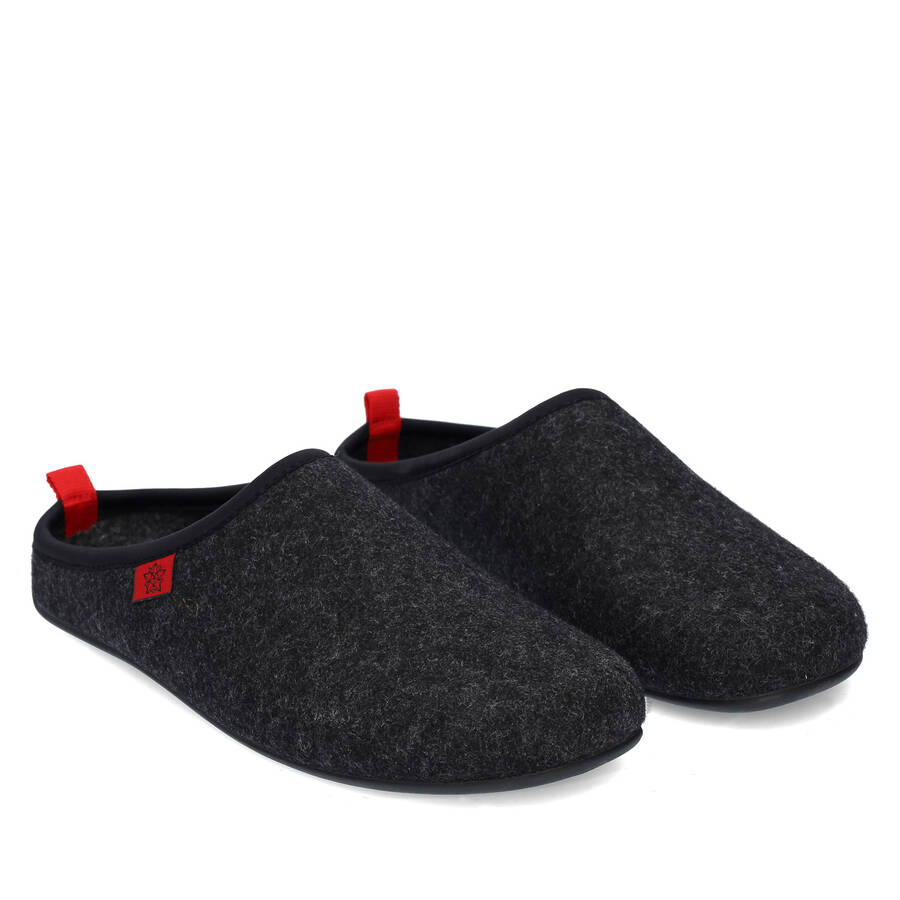 Unisex Black Felt Slippers 