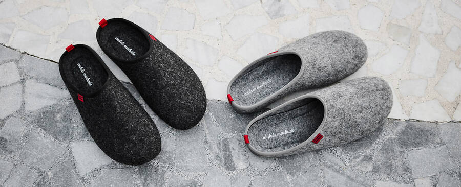 Unisex Black Felt Slippers 