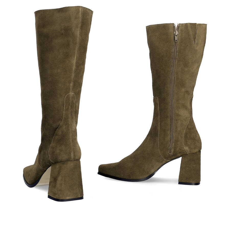 Knee Boots aus grünem Wildleder 