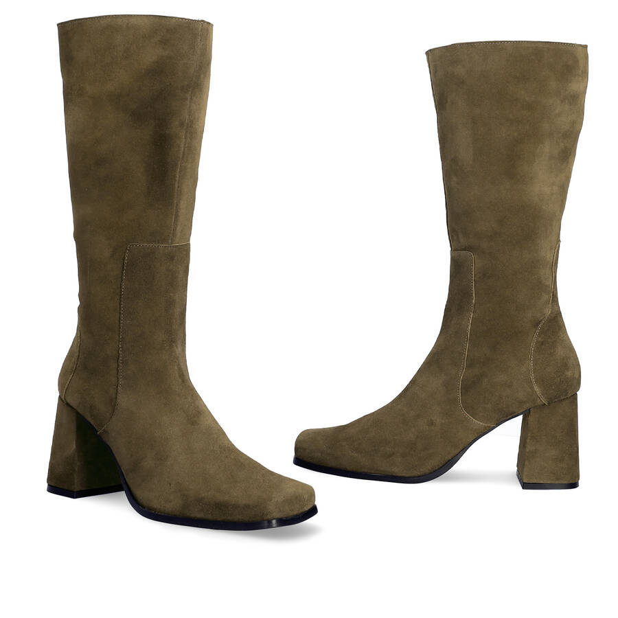 Heeled boots in kaki leather 