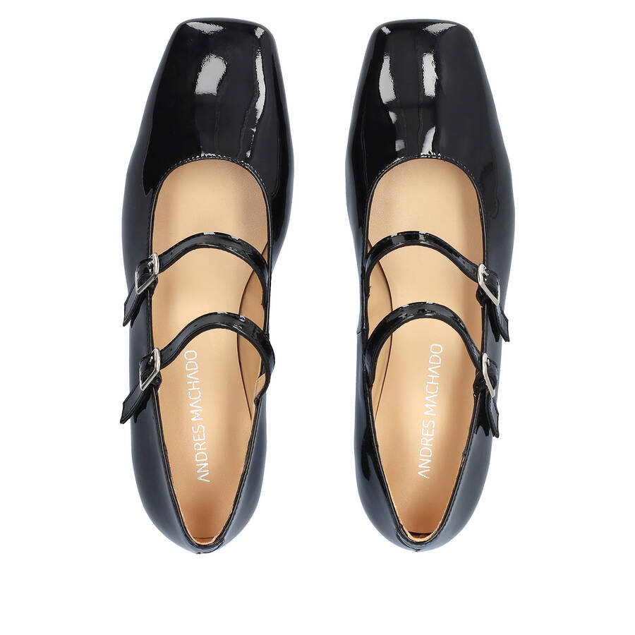 Ballerines plates en cuir verni noir 