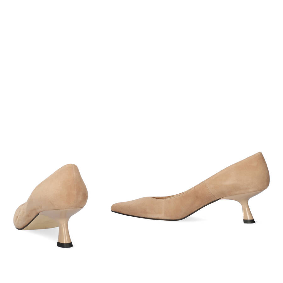 Heeled shoes in taupe suede 