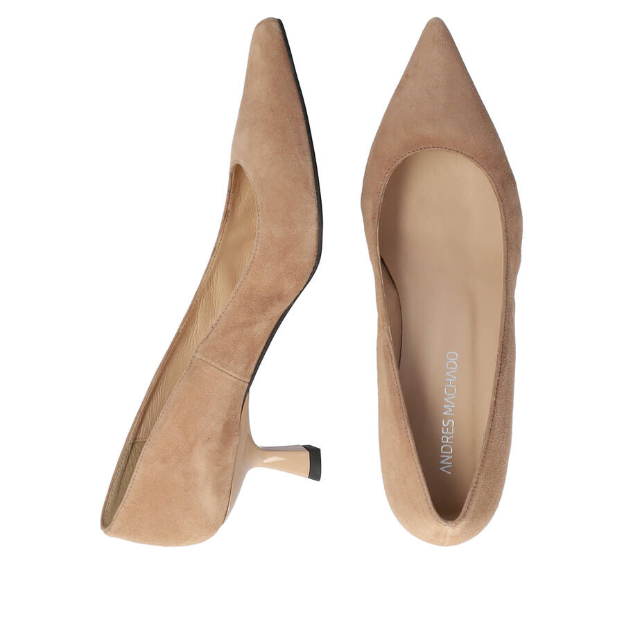 Heeled shoes in taupe suede 