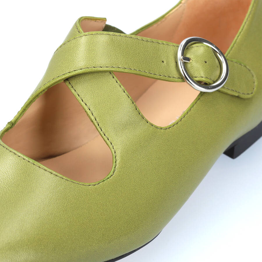 Ballerines plates en cuir vert 