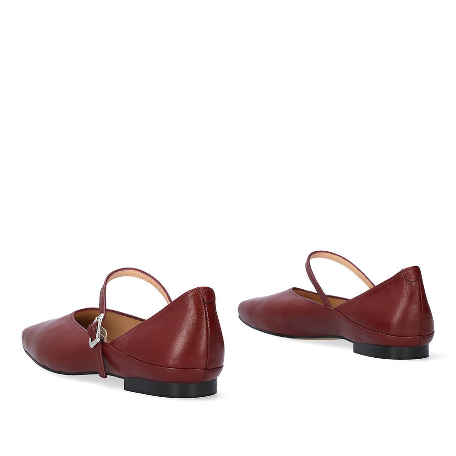 Ballerines en cuir bordeaux 
