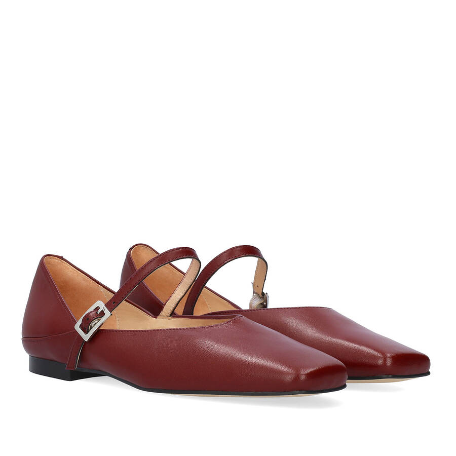 Ballerines en cuir bordeaux 