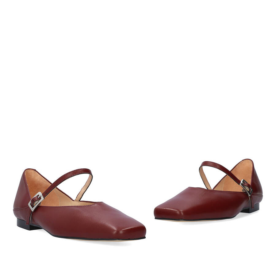 Ballerines en cuir bordeaux 