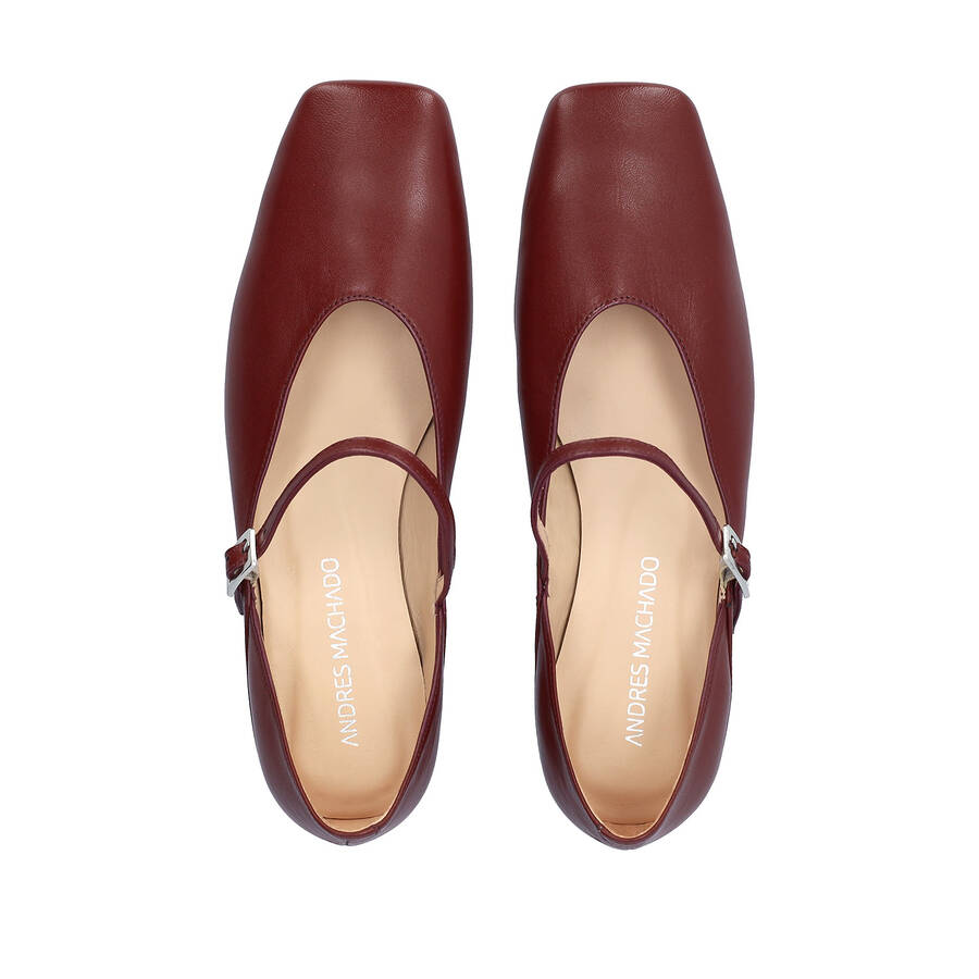 Ballerines en cuir bordeaux 