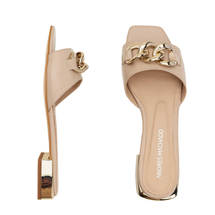 Flat Sandal in Beige Leather and Chain Detail 