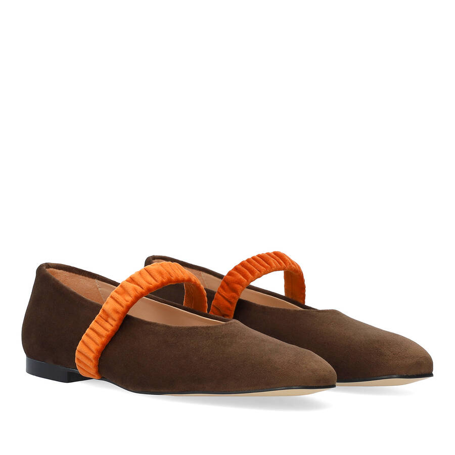 Velvet ballerina in brown 