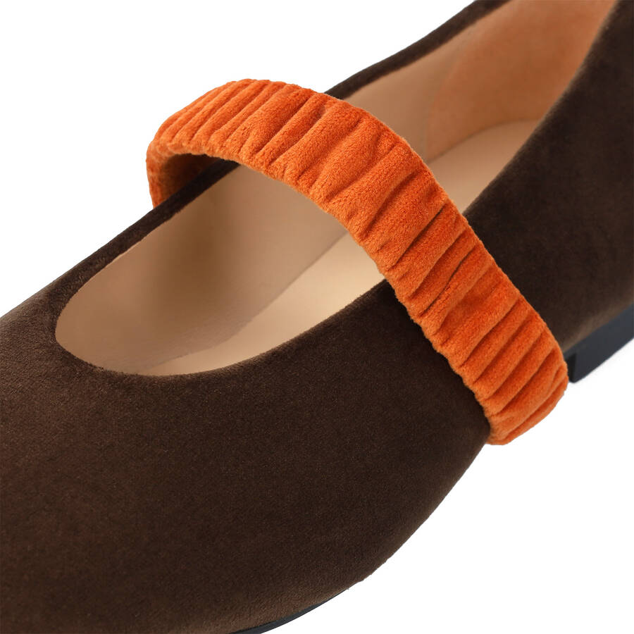 Velvet ballerina in brown 