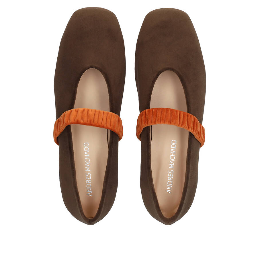 Velvet ballerina in brown 