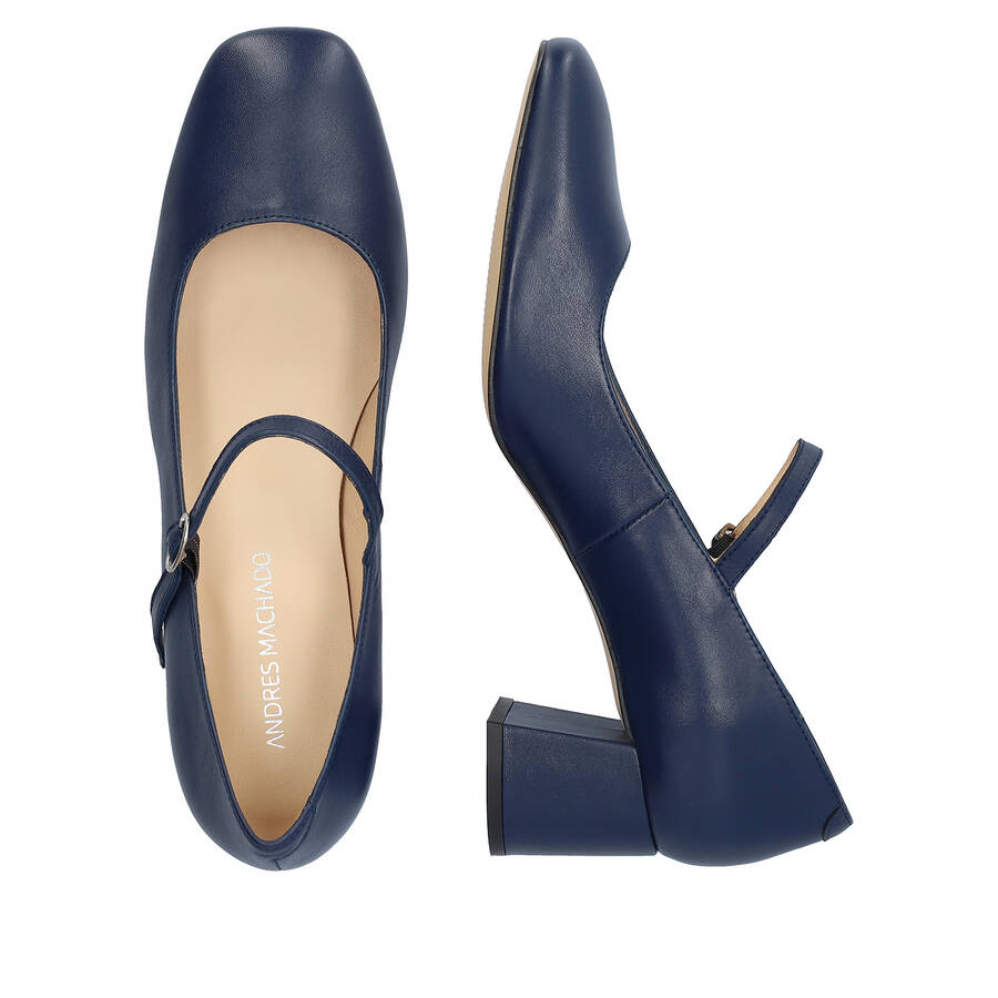 Leather heeled shoe in navy leather 