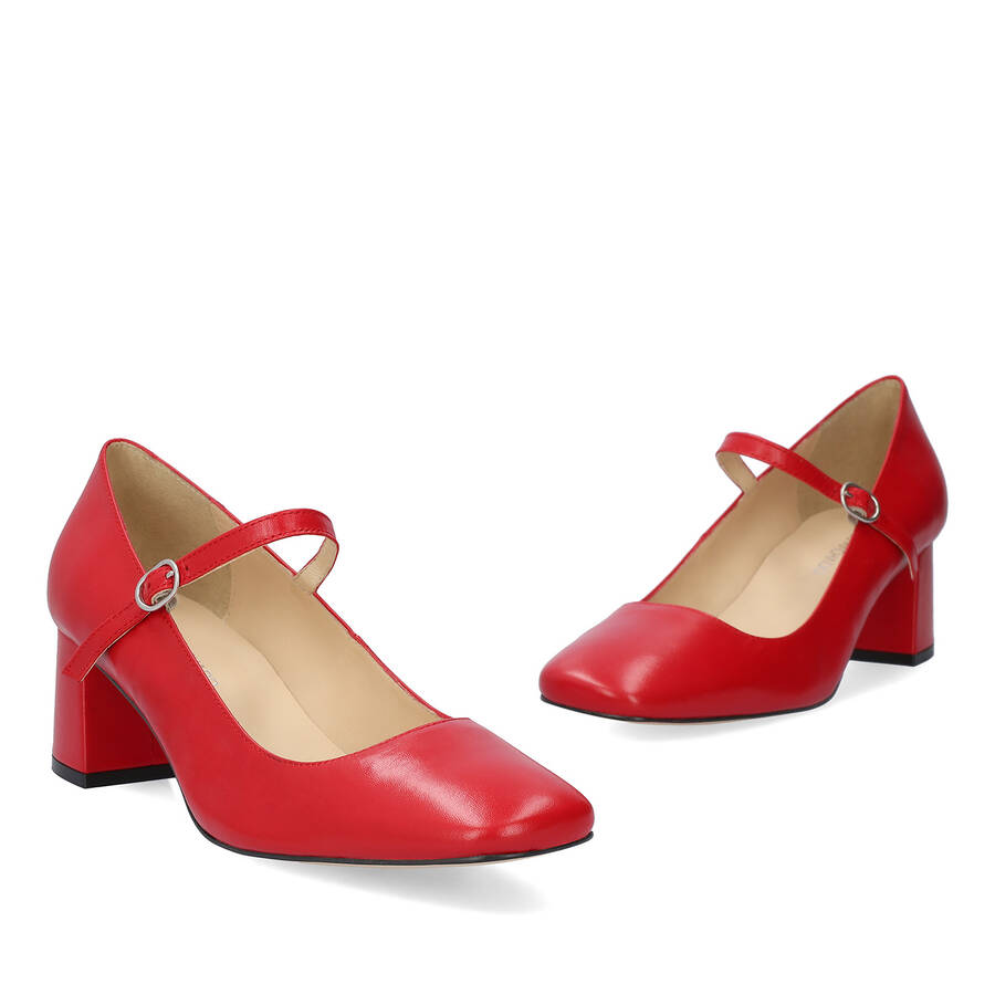 Leather heeled shoe in red leather 