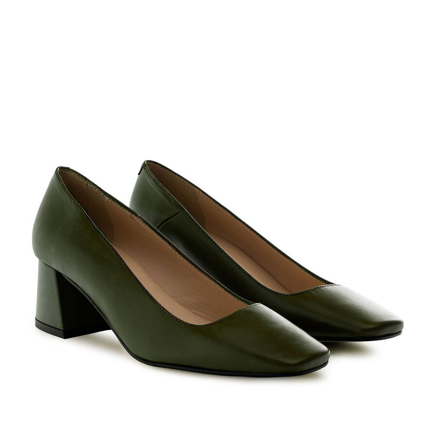 Court Shoes in Khaki Leather 