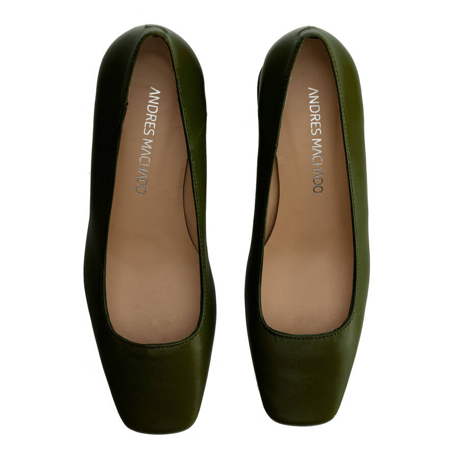 Court Shoes in Khaki Leather 