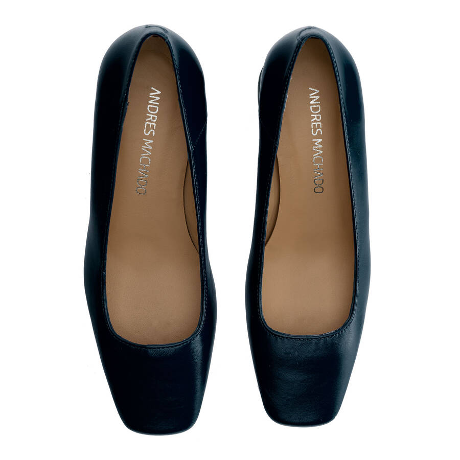 Court Shoes in Navy Leather 