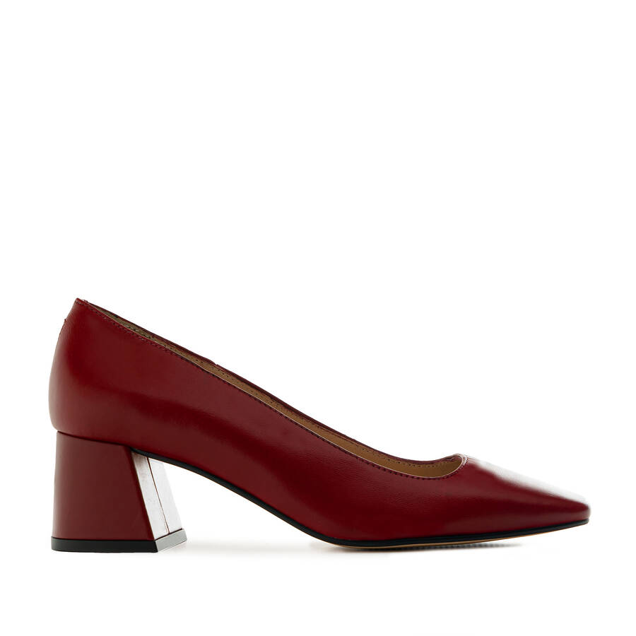 Court Shoes in Burgundy Leather 