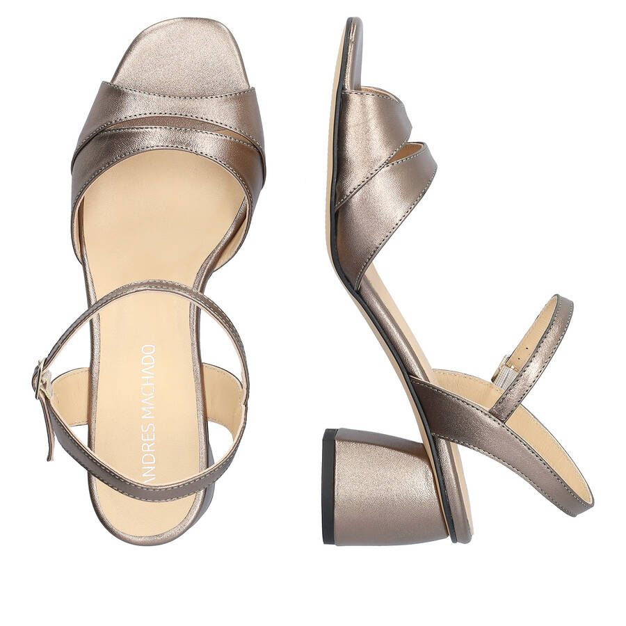 Heeled leather sandals in metallic grey colour 