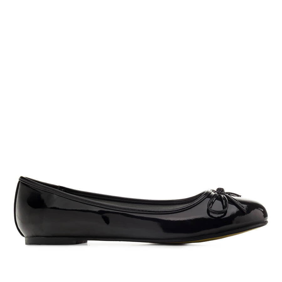 Black patent ballerinas 