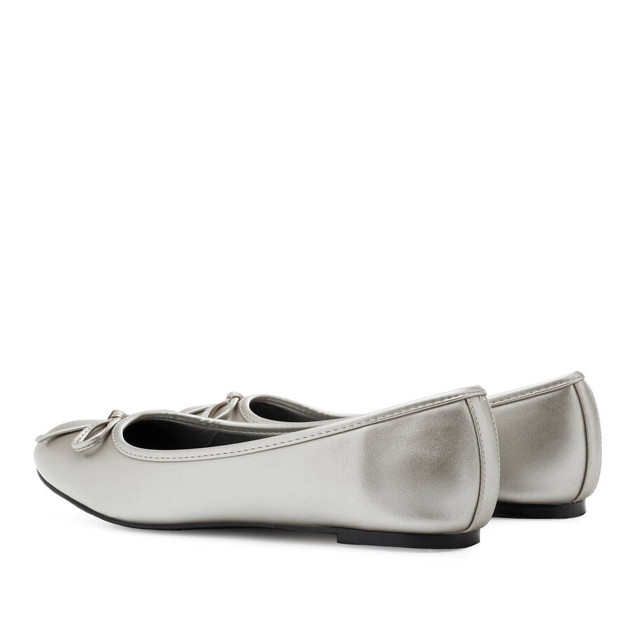 Classic Big Flat Ballerinas in Silver Soft 