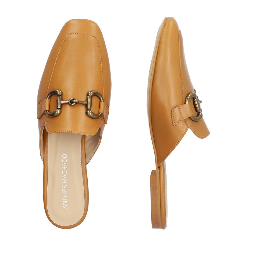 Flat slingback loafer in camel leather 