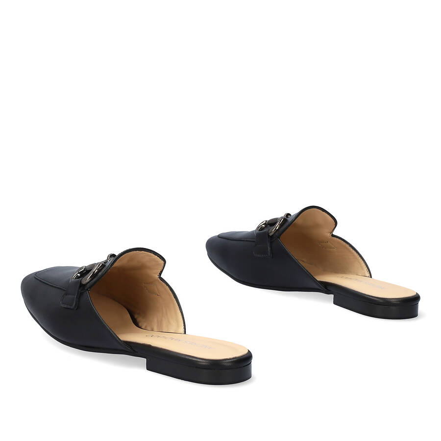 Flat slingback loafer in black leather 