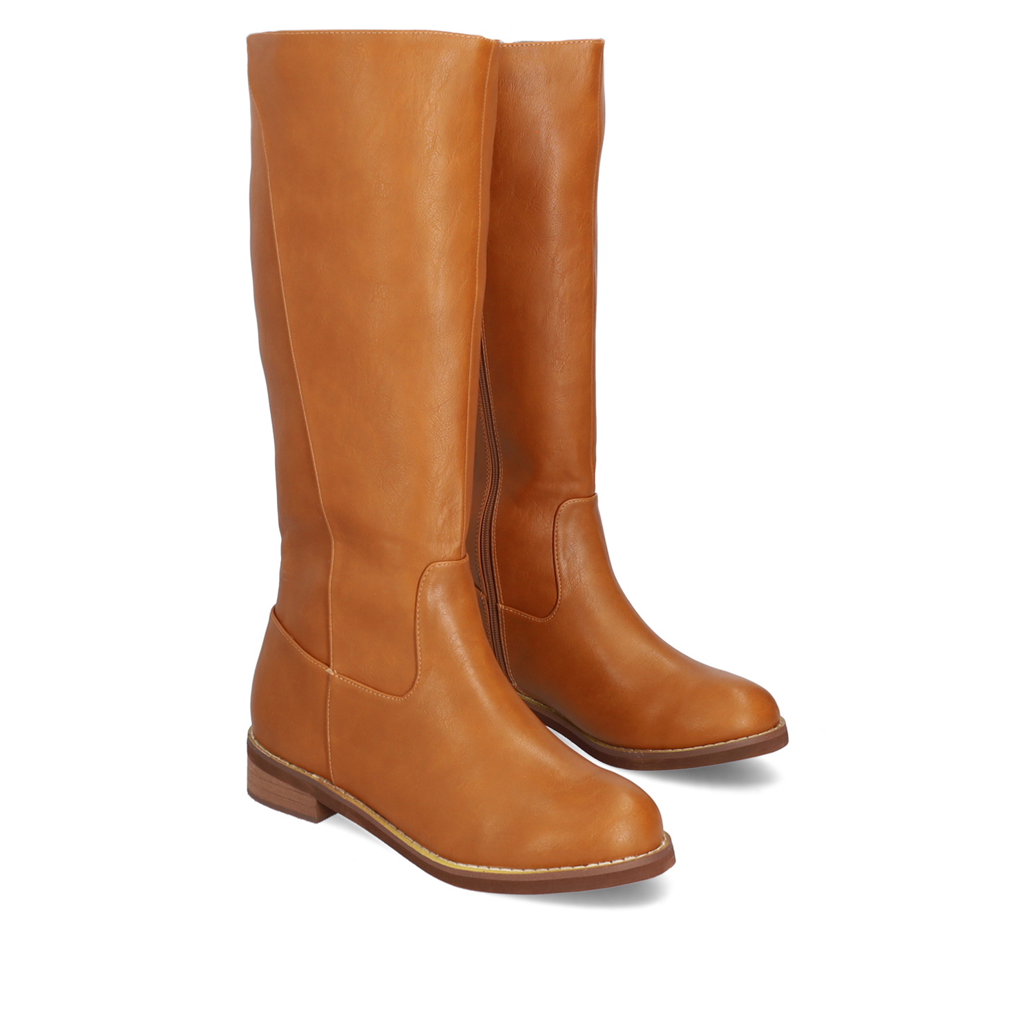 Flat boots in camel faux leather 