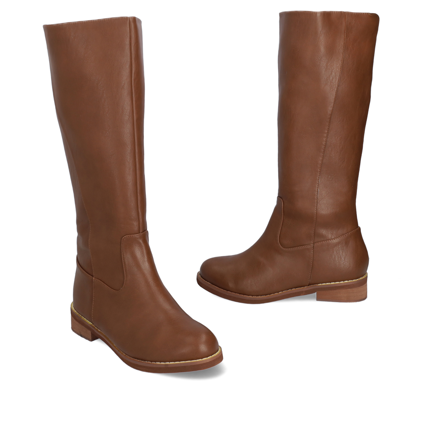 Flat boots in brown faux leather 