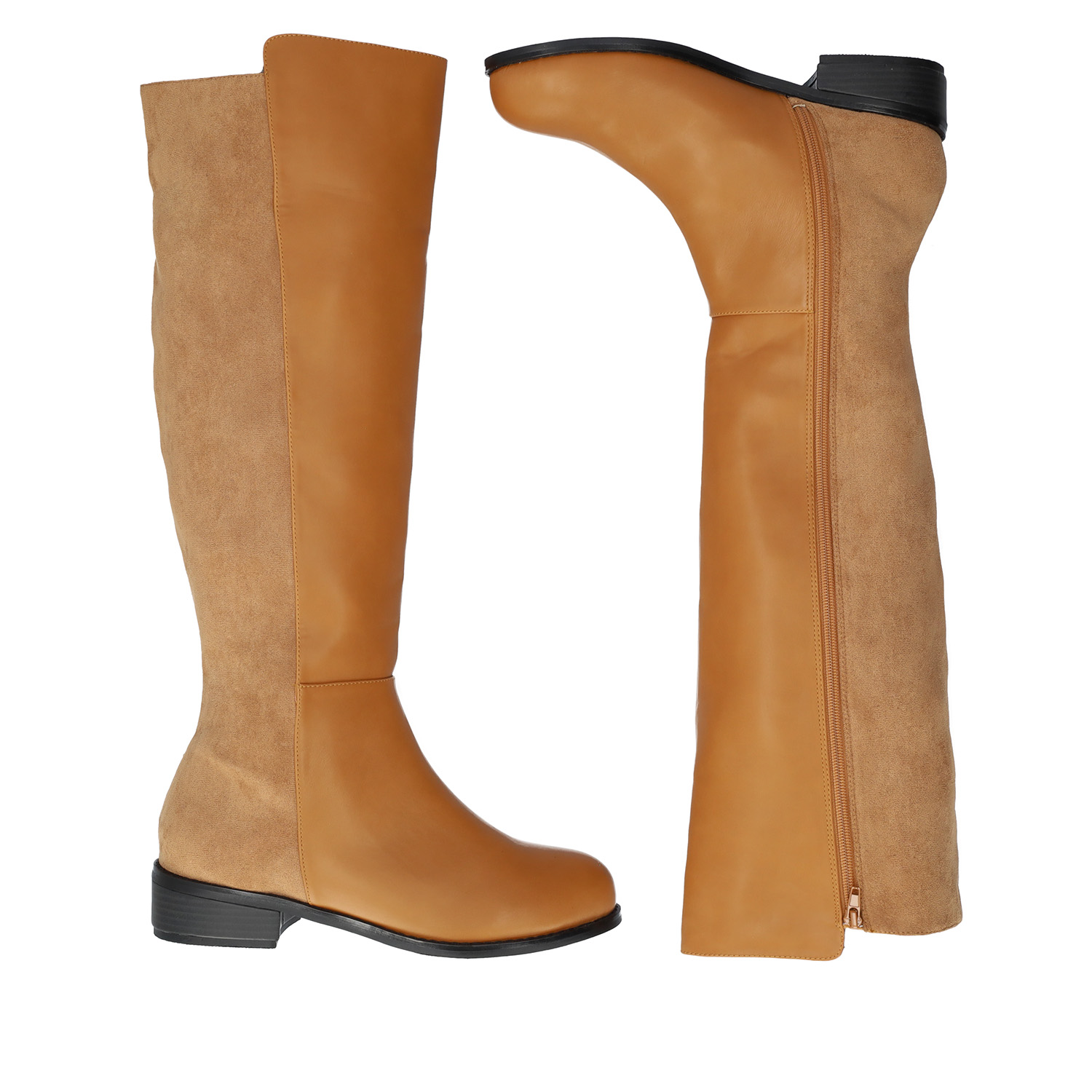 Flat knee-high boots combined in camel colour. 