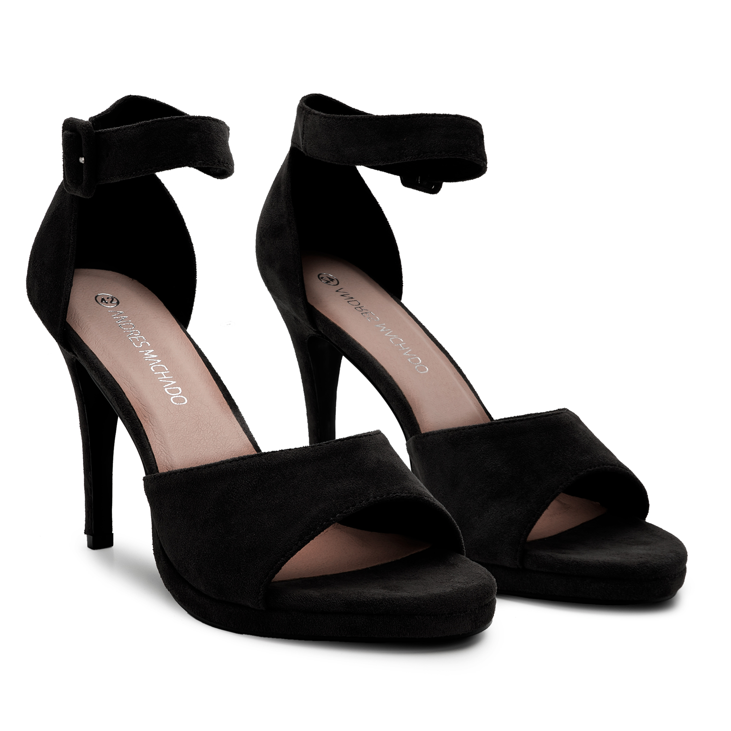 Sandales en suédine de couleur noir. 