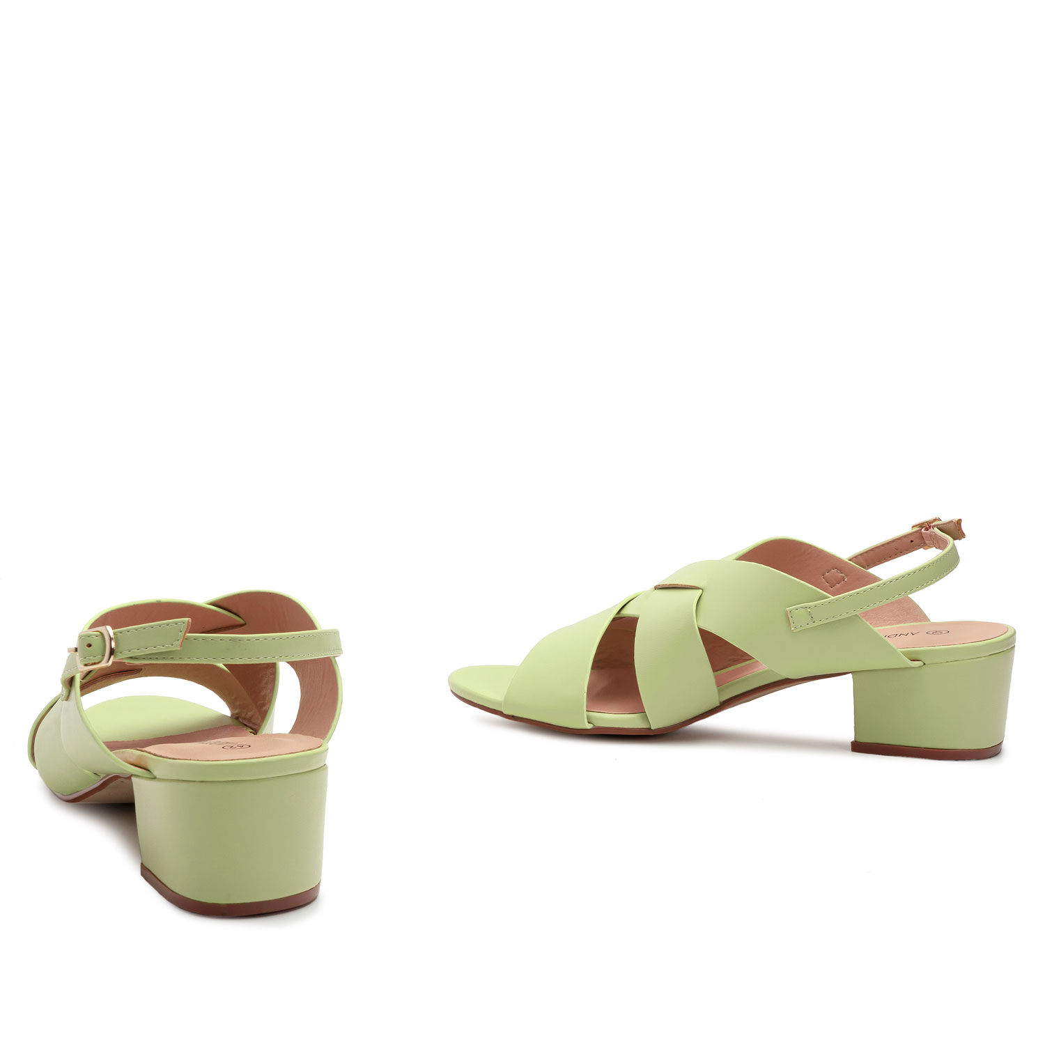 Sandaletten aus grünem Lederimitat 