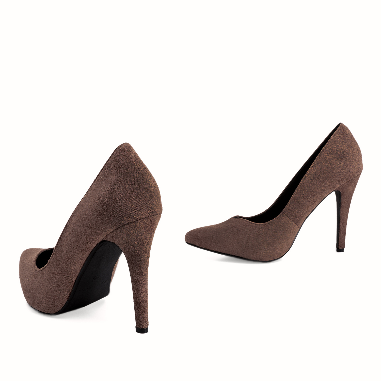 Heeled shoes in light brown faux suede 