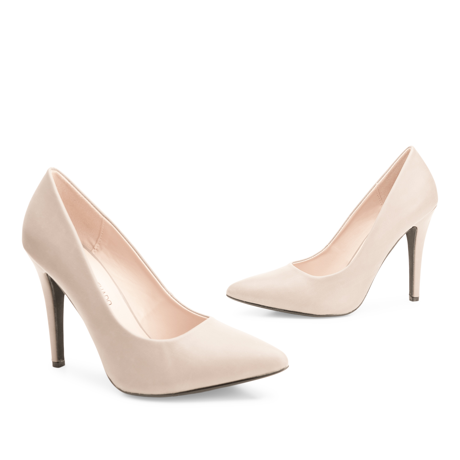 Heeled shoes in off-white faux leather 